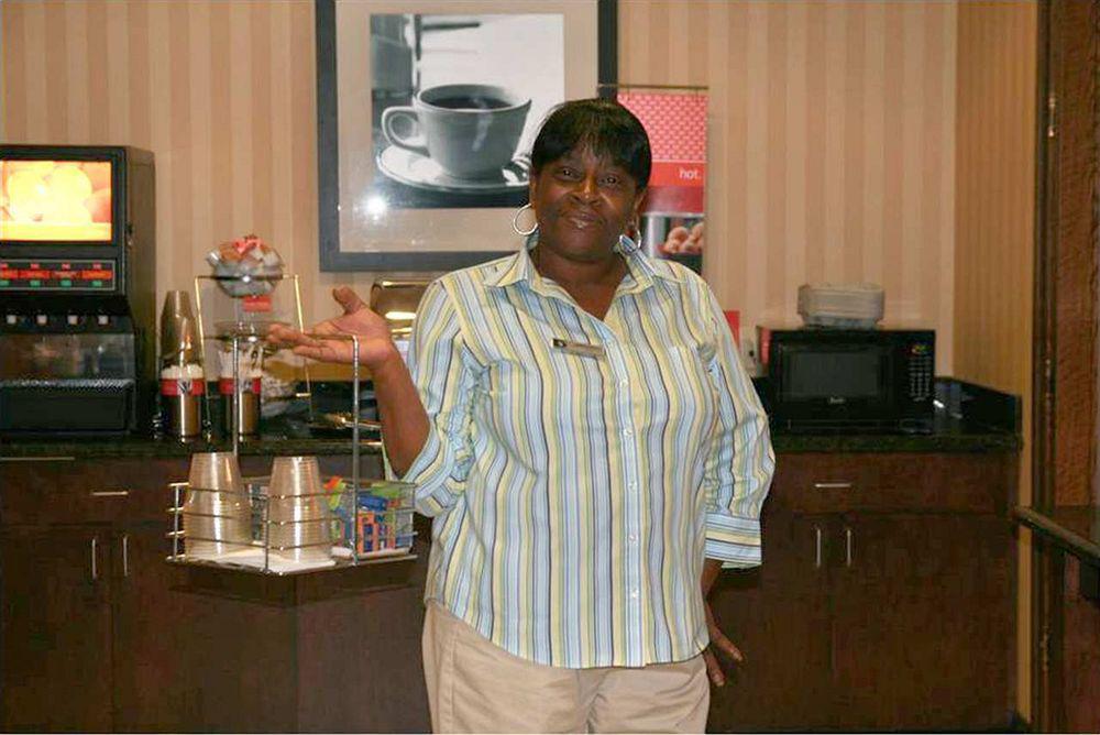 Hampton Inn Roanoke Rapids Restaurant photo